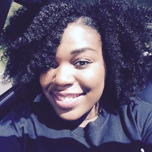 Meet your Posher, Dequisha